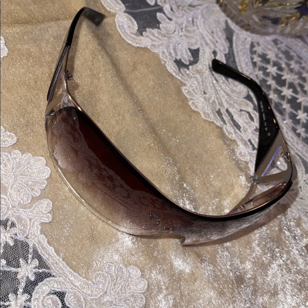 Sun glasses - Picture 3 of 4